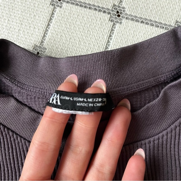 Zara ribbed crop tee in charcoal grey size medium/large - Picture 3 of 6